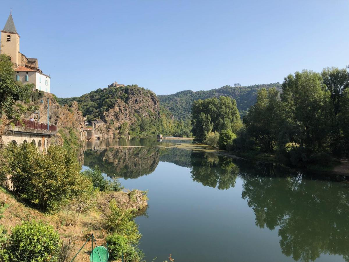 Les Gites Du Rocher Et De La Boucle Du Tarn Ambialet Exteriér fotografie