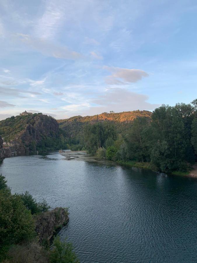 Les Gites Du Rocher Et De La Boucle Du Tarn Ambialet Exteriér fotografie