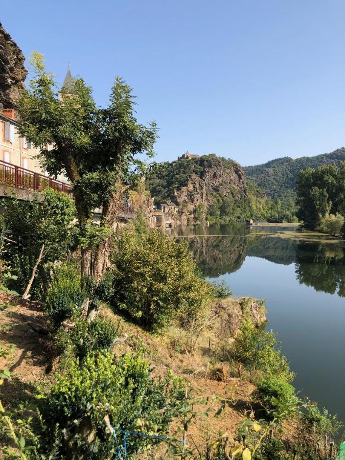 Les Gites Du Rocher Et De La Boucle Du Tarn Ambialet Exteriér fotografie